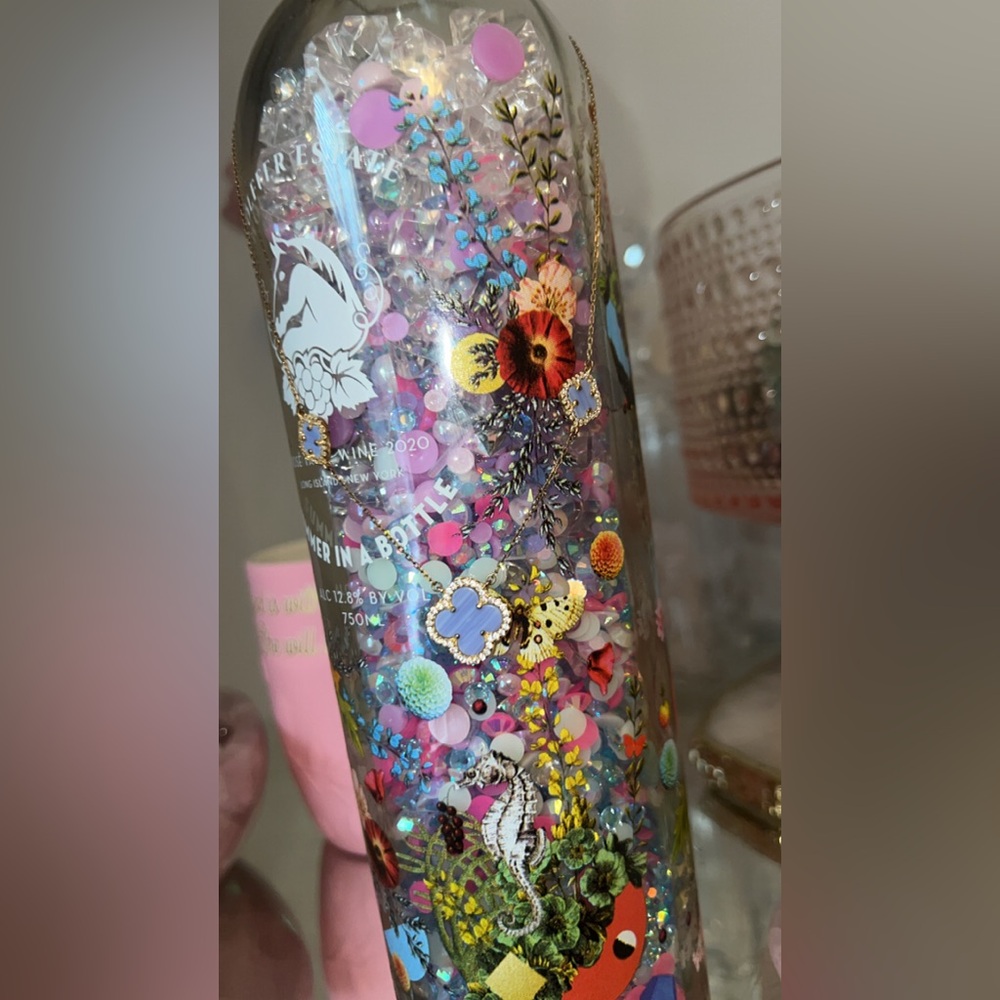 Wine glass designed with sparking beads or without them.
